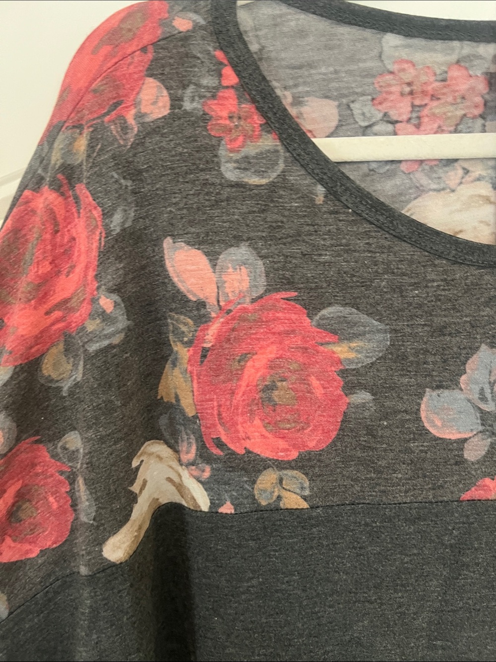 Cool Melon Women's Dark Gray Floral Yoke Long-Sleeve Tunic Top Sz 1XL - Picture 3 of 12